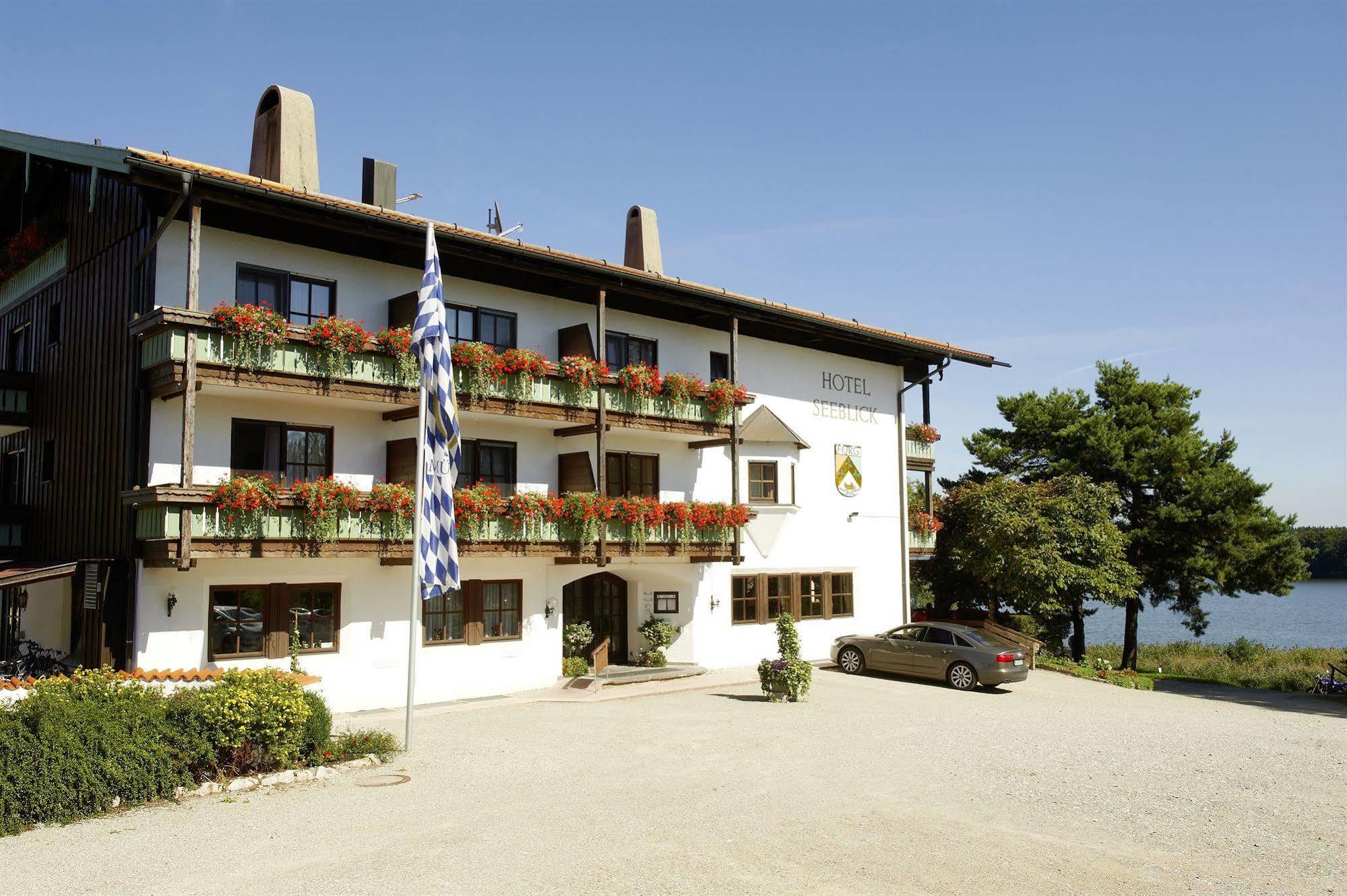 Hotel Seeblick & Ferienwohnung Bad Endorf Exterior photo