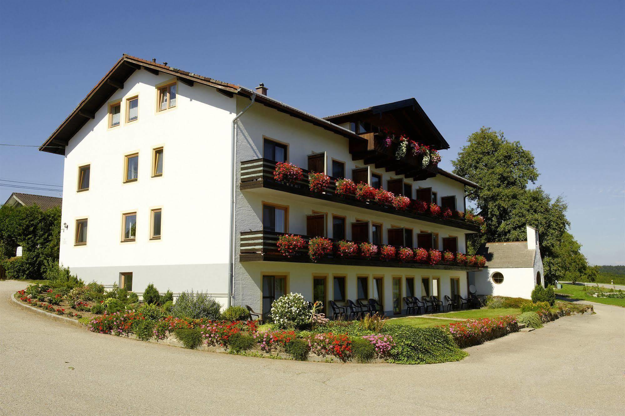 Hotel Seeblick & Ferienwohnung Bad Endorf Exterior photo